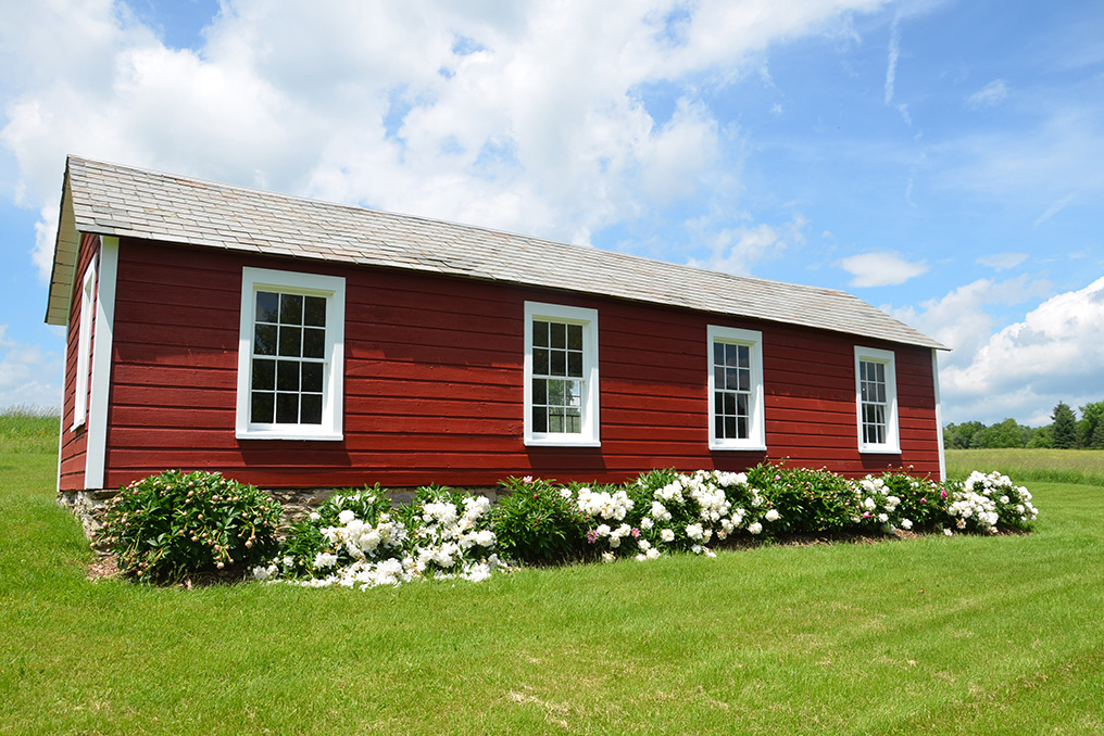 Chicken Barn featuring Game Room